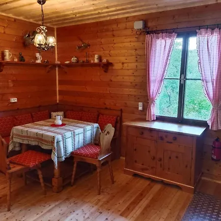بيت للعطل Berghuette Mit Privatem Naturschwimmteich